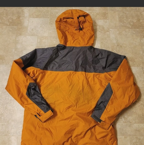 Columbia XCO Men's Windbreaker - Picture 2 of 6